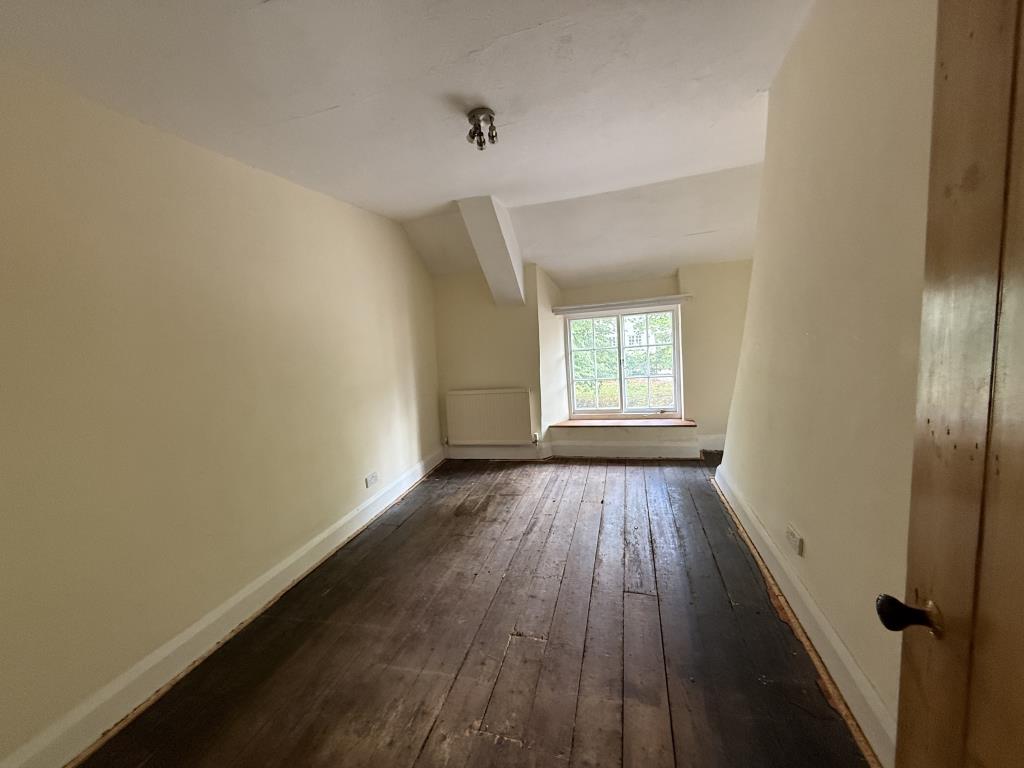 Lot: 181 - CHARACTER COTTAGE FOR UPDATING IN VILLAGE LOCATION - Bedroom two